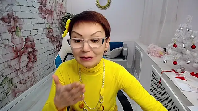Snapshot of Cutie_Asya chatting on 11, 12, 2024 Cutie Asya online show from 11, 12, 2024