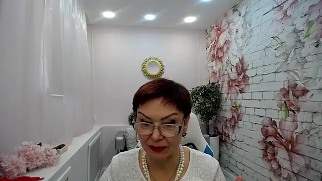Snapshot of Cutie_Asya chatting on 5, 3, 2025 Cutie Asya online show from 5, 3, 2025