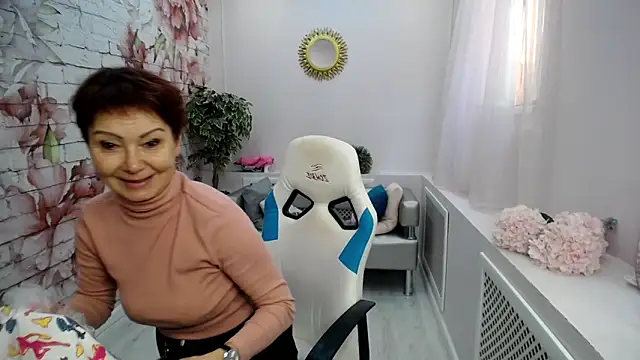 Snapshot of Cutie_Asya chatting on 2, 10, 2025 Cutie Asya online show from 2, 10, 2025