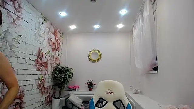 Snapshot of Cutie_Asya chatting on 13, 10, 2025 Cutie Asya online show from 13, 10, 2025