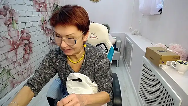 Snapshot of Cutie_Asya chatting on 20, 10, 2025 Cutie Asya online show from 20, 10, 2025