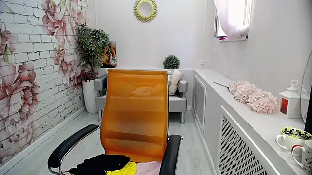 Snapshot of Cutie_Asya chatting on 2, 4, 2026 Cutie Asya online show from 2, 4, 2026