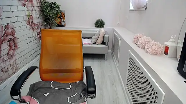 Snapshot of Cutie_Asya chatting on 6, 4, 2026 Cutie Asya online show from 6, 4, 2026