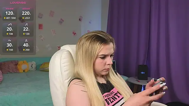 Snapshot of Kate_Legend chatting on 19, 4, 2026 Kate Legend online show from 19, 4, 2026