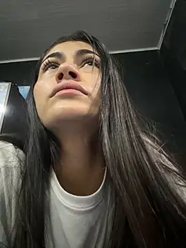 Snapshot of emilie_xx_ chatting on 20, 9, 2025 emilie xx  online show from 20, 9, 2025