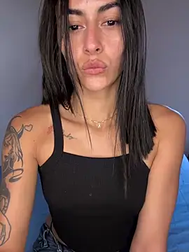 emilie xx  online show from 27, 3, 2026