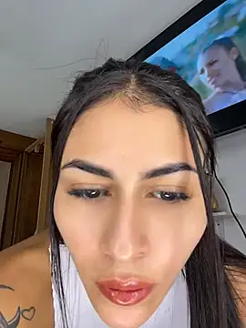 Snapshot of emilie_xx_ chatting on 20, 5, 2026 emilie xx online show from 20, 5, 2026