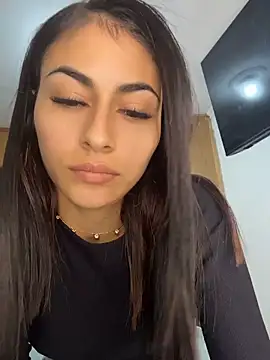 Snapshot of emilie_xx_ chatting on 22, 5, 2026 emilie xx online show from 22, 5, 2026