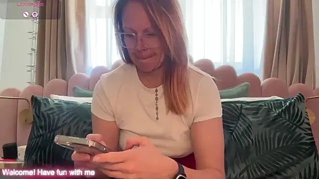 MelodyRoseUk online show from 11, 4, 2026