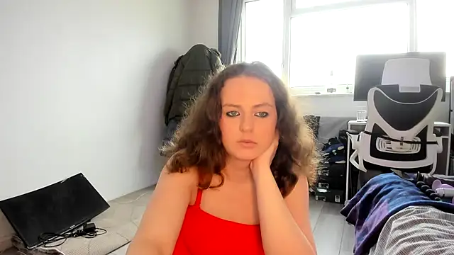 Snapshot of ENGLISHEMILY_69 chatting on 7, 1, 2025 ENGLISHEMILY 69 online show from 7, 1, 2025