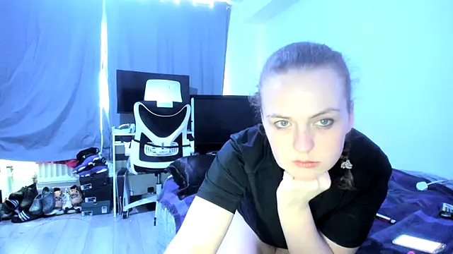Snapshot of ENGLISHEMILY_69 chatting on 22, 1, 2025 ENGLISHEMILY 69 online show from 22, 1, 2025