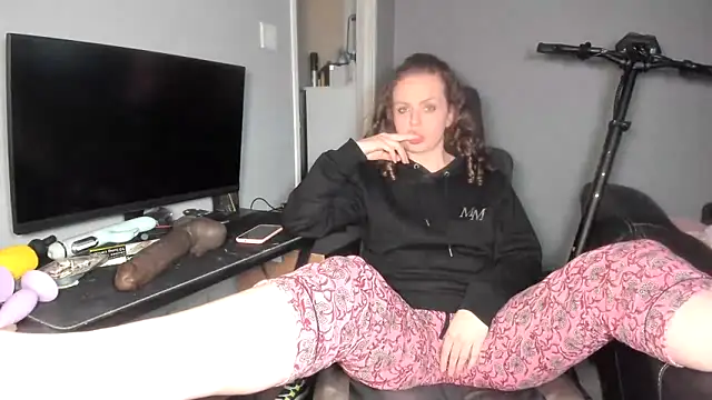 Snapshot of ENGLISHEMILY_69 chatting on 25, 2, 2025 ENGLISHEMILY 69 online show from 25, 2, 2025