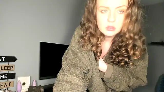 Snapshot of ENGLISHEMILY_69 chatting on 5, 3, 2025 ENGLISHEMILY 69 online show from 5, 3, 2025