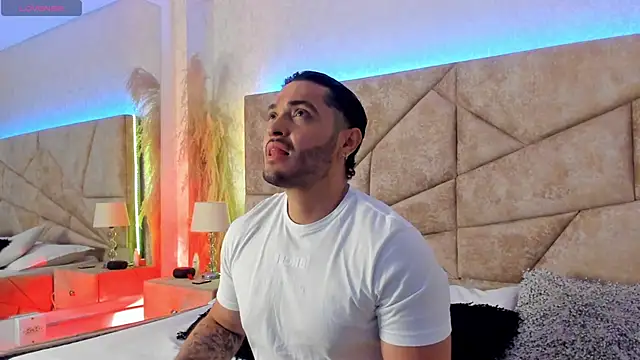 Snapshot of JossAckland chatting on 1, 2, 2026 JossAckland online show from 1, 2, 2026