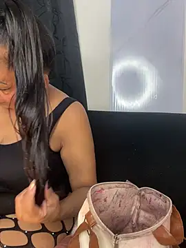 chiquimaturesexy online show from 18, 2, 2026