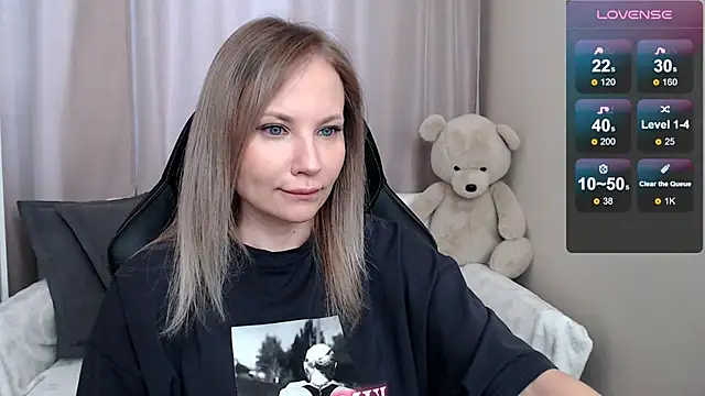 Snapshot of Sunny_bunny6 chatting on 2, 3, 2026 Sunny bunny6 online show from 2, 3, 2026