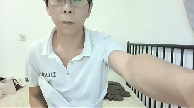 Snapshot of TGH521 chatting on 20, 12, 2024 TGH521 online show from 20, 12, 2024