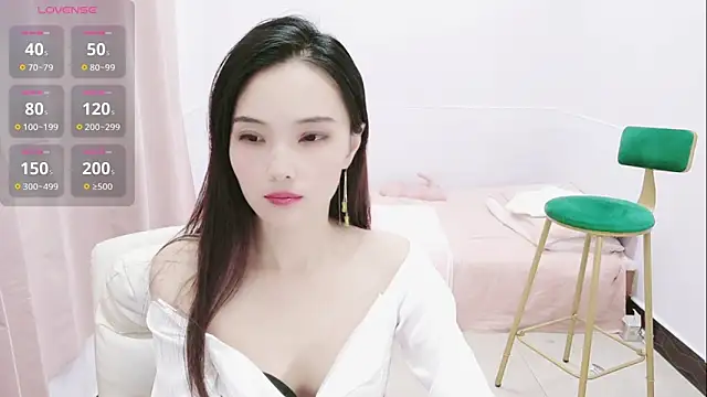 Snapshot of Mimiki-oo chatting on 11, 12, 2024 Mimiki-oo online show from 11, 12, 2024