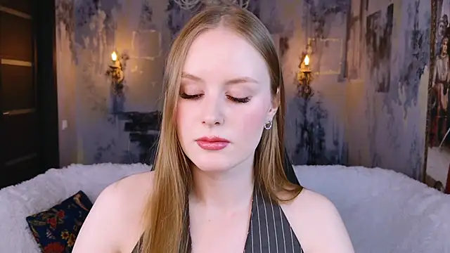 VivienLeeigh online show from 25, 11, 2025