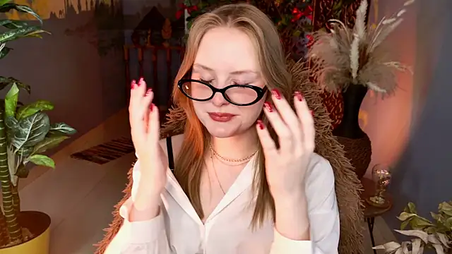 Snapshot of VivienLeeigh chatting on 13, 3, 2026 VivienLeeigh online show from 13, 3, 2026