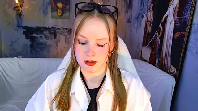 Snapshot of VivienLeeigh chatting on 29, 3, 2026 VivienLeeigh online show from 29, 3, 2026