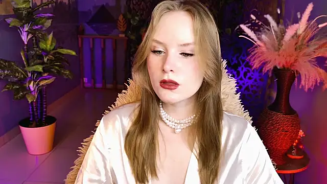 VivienLeeigh online show from 12, 5, 2026