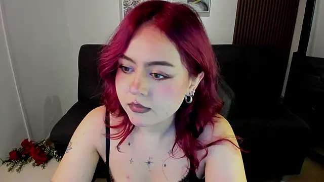 Snapshot of crimson_tati_ chatting on 18, 9, 2025 crimson tati online show from 18, 9, 2025