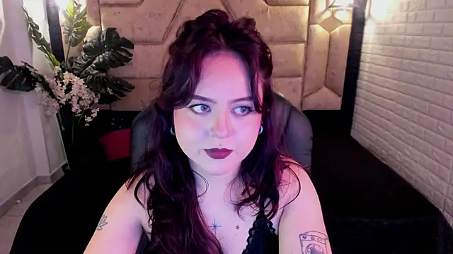 crimson tati  online show from 22, 4, 2026