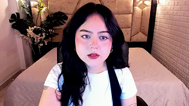 Snapshot of crimson_tati_ chatting on 24, 6, 2026 crimson tati online show from 24, 6, 2026