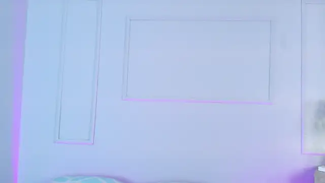 MiaOconner online show from 8, 10, 2025