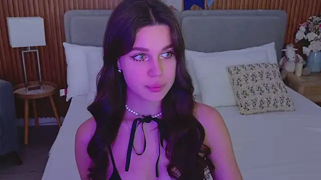 Snapshot of RihannaRose chatting on 29, 9, 2025 RihannaRose online show from 29, 9, 2025