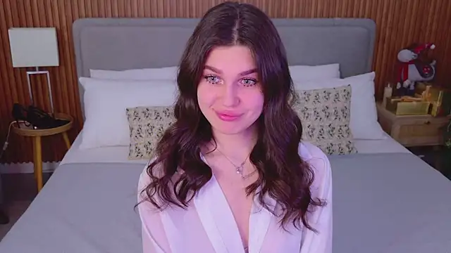 Snapshot of RihannaRose chatting on 3, 12, 2025 RihannaRose online show from 3, 12, 2025