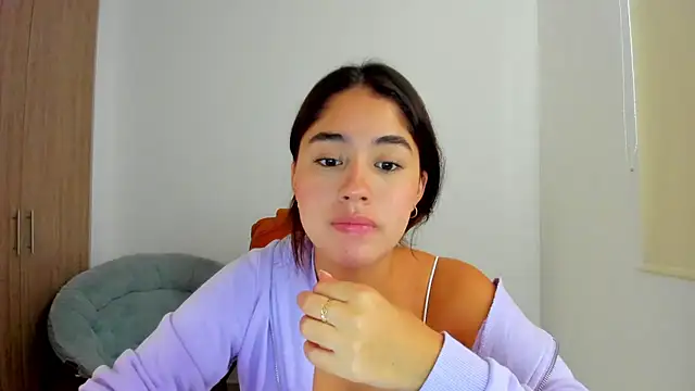 AriaMontgomery online show from 5, 3, 2025