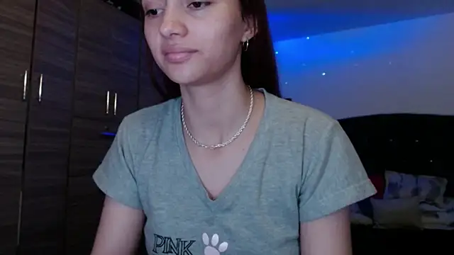 holy juli online show from 8, 6, 2026