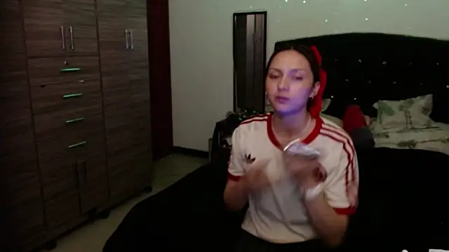 holy juli online show from 18, 6, 2026