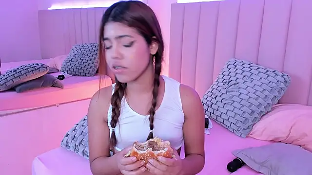 KellyOlsenbe online show from 2, 2, 2025