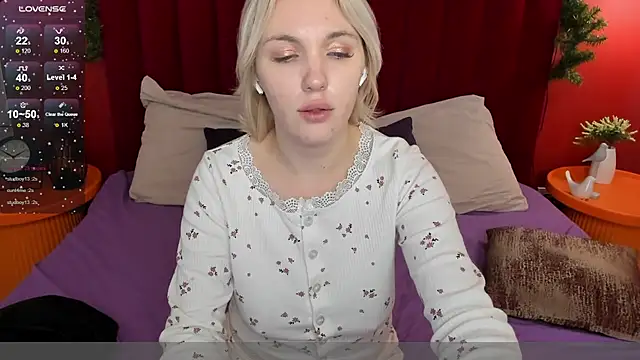 Snapshot of Fluffy_Monica chatting on 2, 1, 2025 Fluffy Monica online show from 2, 1, 2025