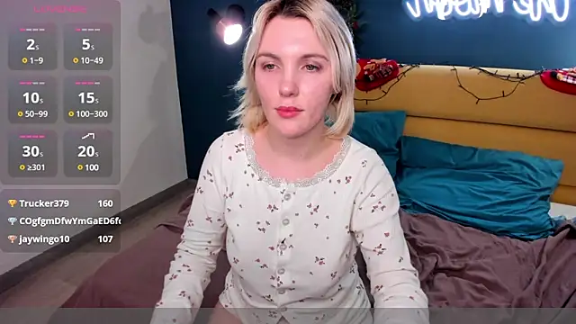 Snapshot of Fluffy_Monica chatting on 8, 1, 2025 Fluffy Monica online show from 8, 1, 2025