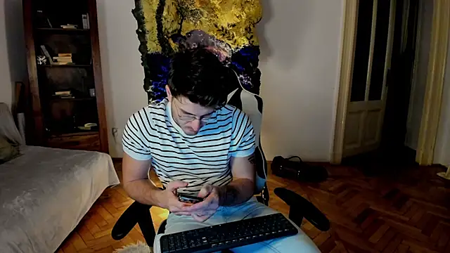 JulianDylan online show from 18, 1, 2025