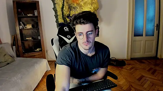 JulianDylan online show from 20, 1, 2025