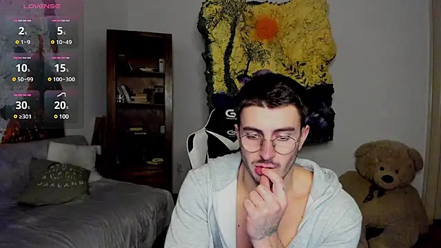 JulianDylan online show from 7, 2, 2025