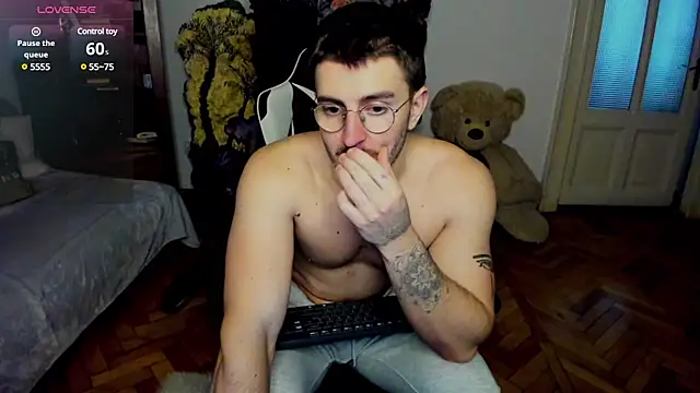 JulianDylan online show from 10, 2, 2025