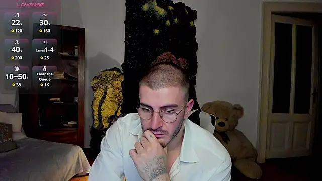 JulianDylan online show from 21, 2, 2025