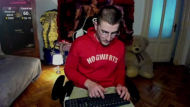 JulianDylan online show from 6, 3, 2025