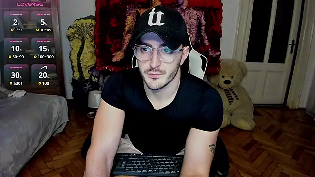 JulianDylan online show from 6, 3, 2025