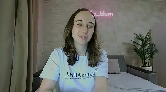 Anika bloom online show from 3, 2, 2025