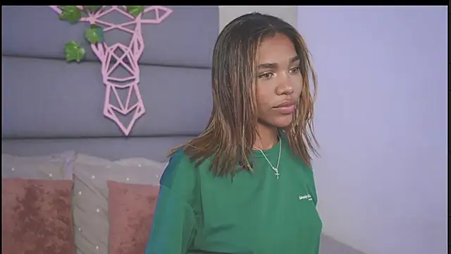 Lily Miiller online show from 17, 11, 2025