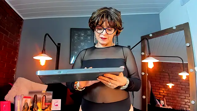 Snapshot of Samantha_mature56 chatting on 13, 3, 2026 Samantha mature56 online show from 13, 3, 2026