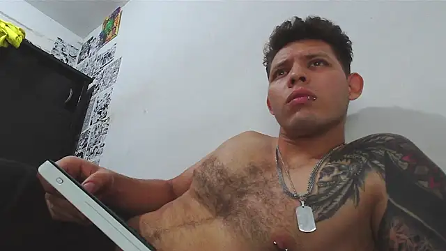 Snapshot of King_russo chatting on 4, 2, 2025 King russo online show from 4, 2, 2025