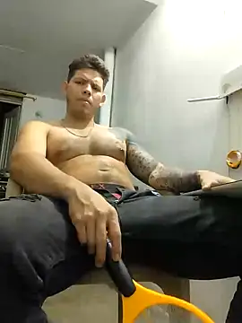 Snapshot of King_russo chatting on 23, 10, 2025 King russo online show from 23, 10, 2025